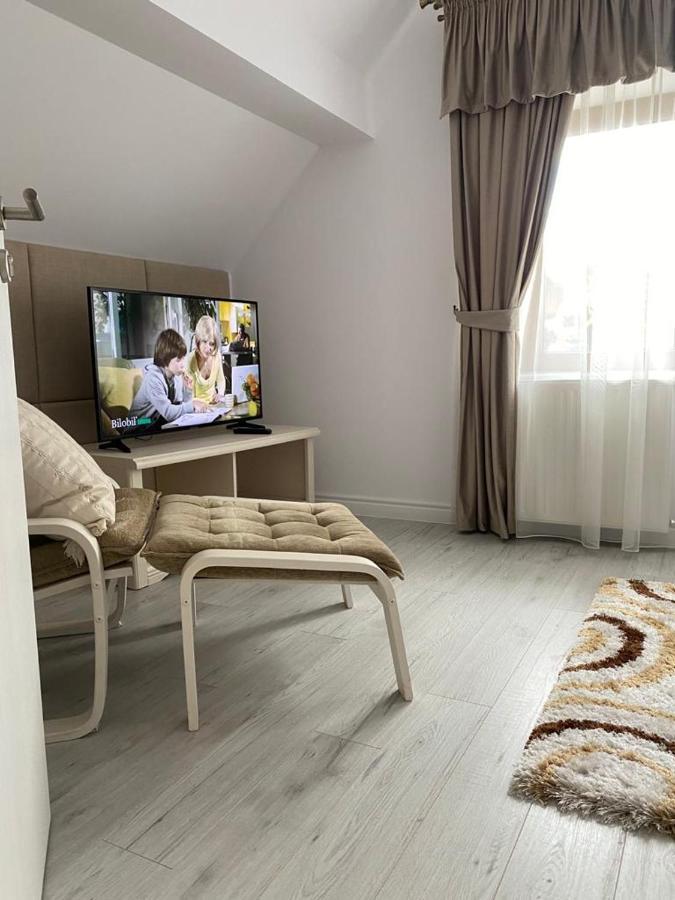 Apartaments Rîşnov Eksteriør bilde