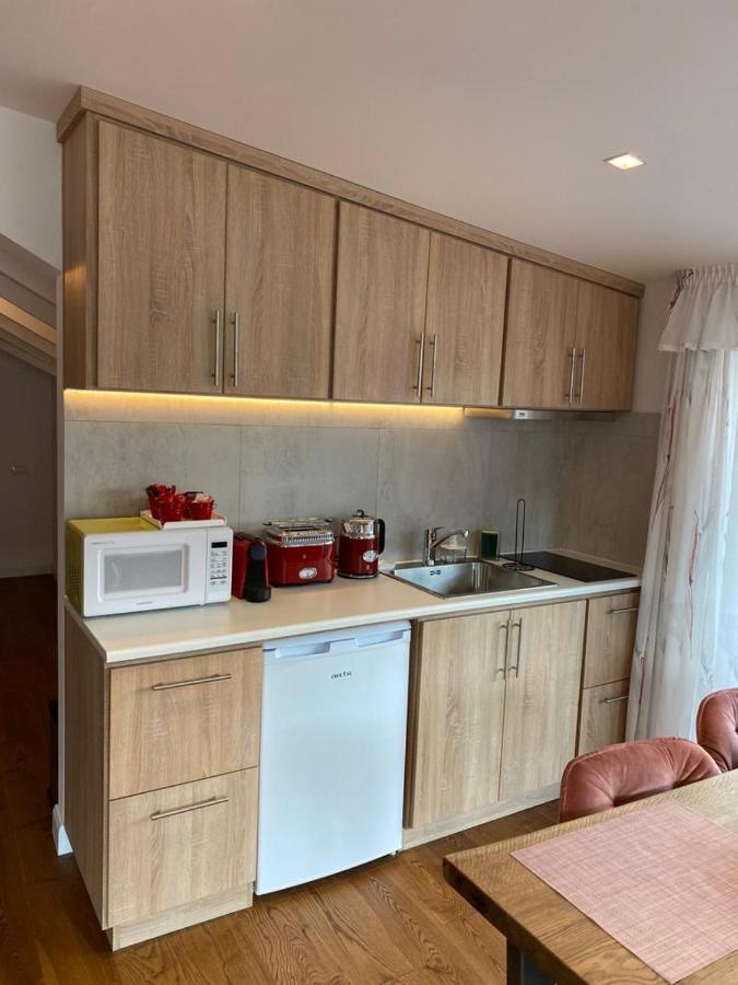 Apartaments Rîşnov Eksteriør bilde