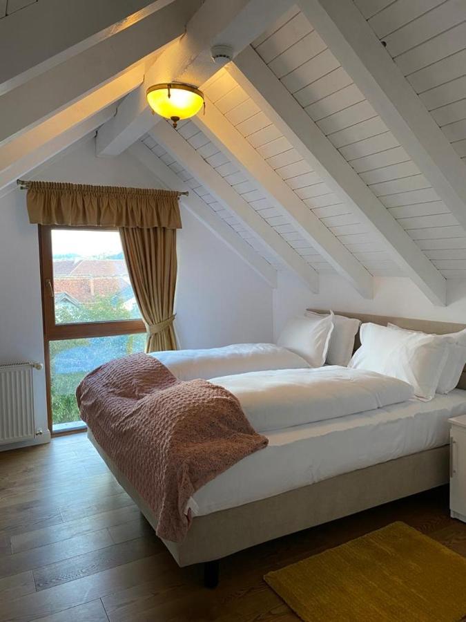 Apartaments Rîşnov Eksteriør bilde