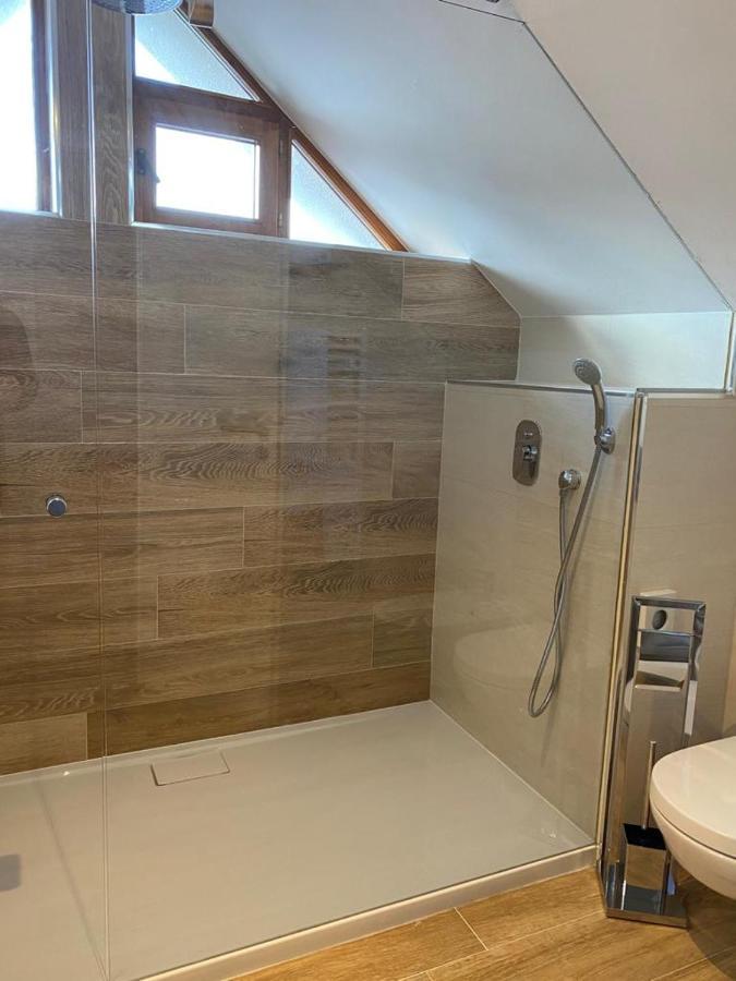 Apartaments Rîşnov Eksteriør bilde