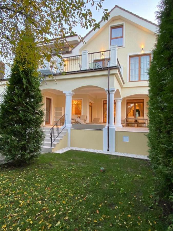 Apartaments Rîşnov Eksteriør bilde