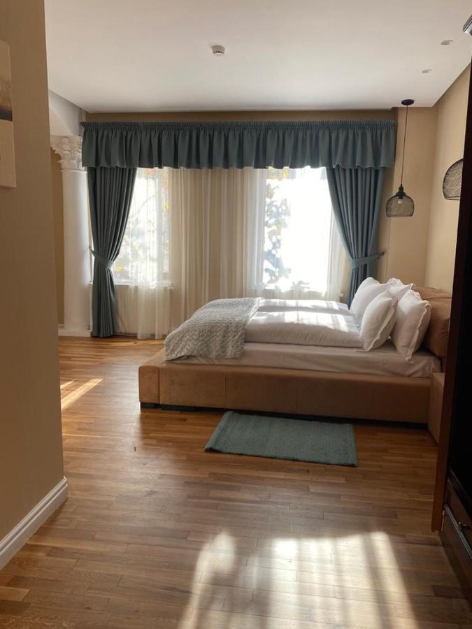 Apartaments Rîşnov Eksteriør bilde