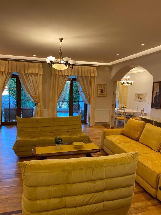 Apartaments Rîşnov Eksteriør bilde