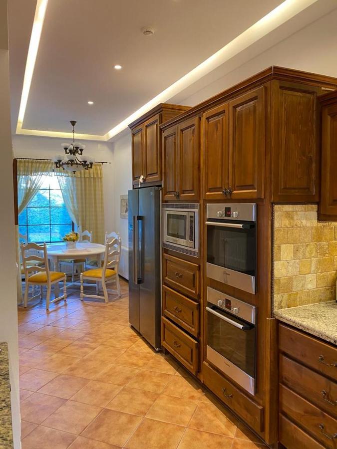 Apartaments Rîşnov Eksteriør bilde