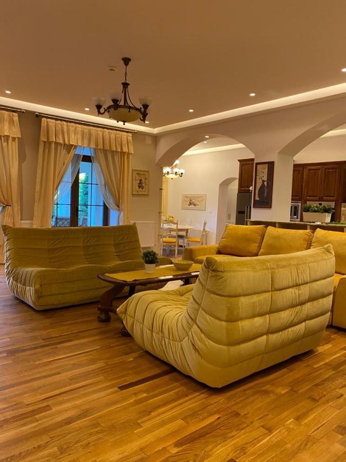 Apartaments Rîşnov Eksteriør bilde