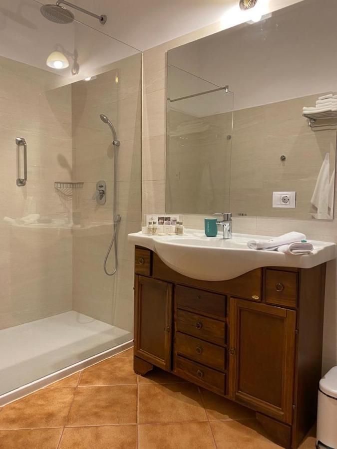 Apartaments Rîşnov Eksteriør bilde