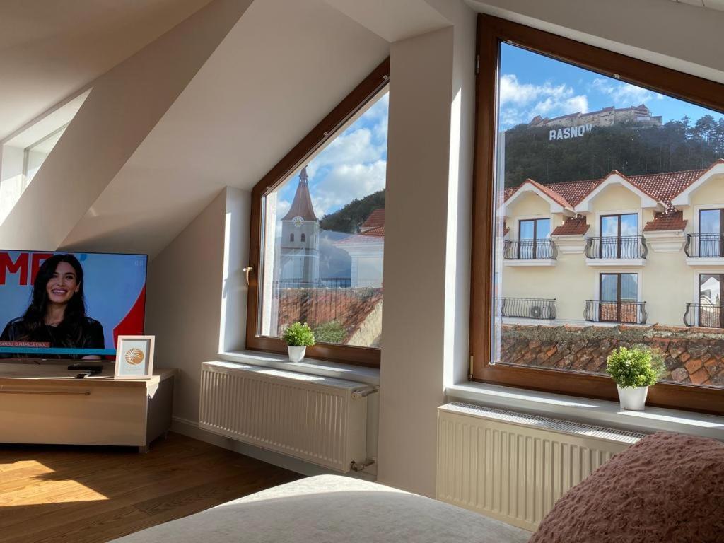 Apartaments Rîşnov Eksteriør bilde